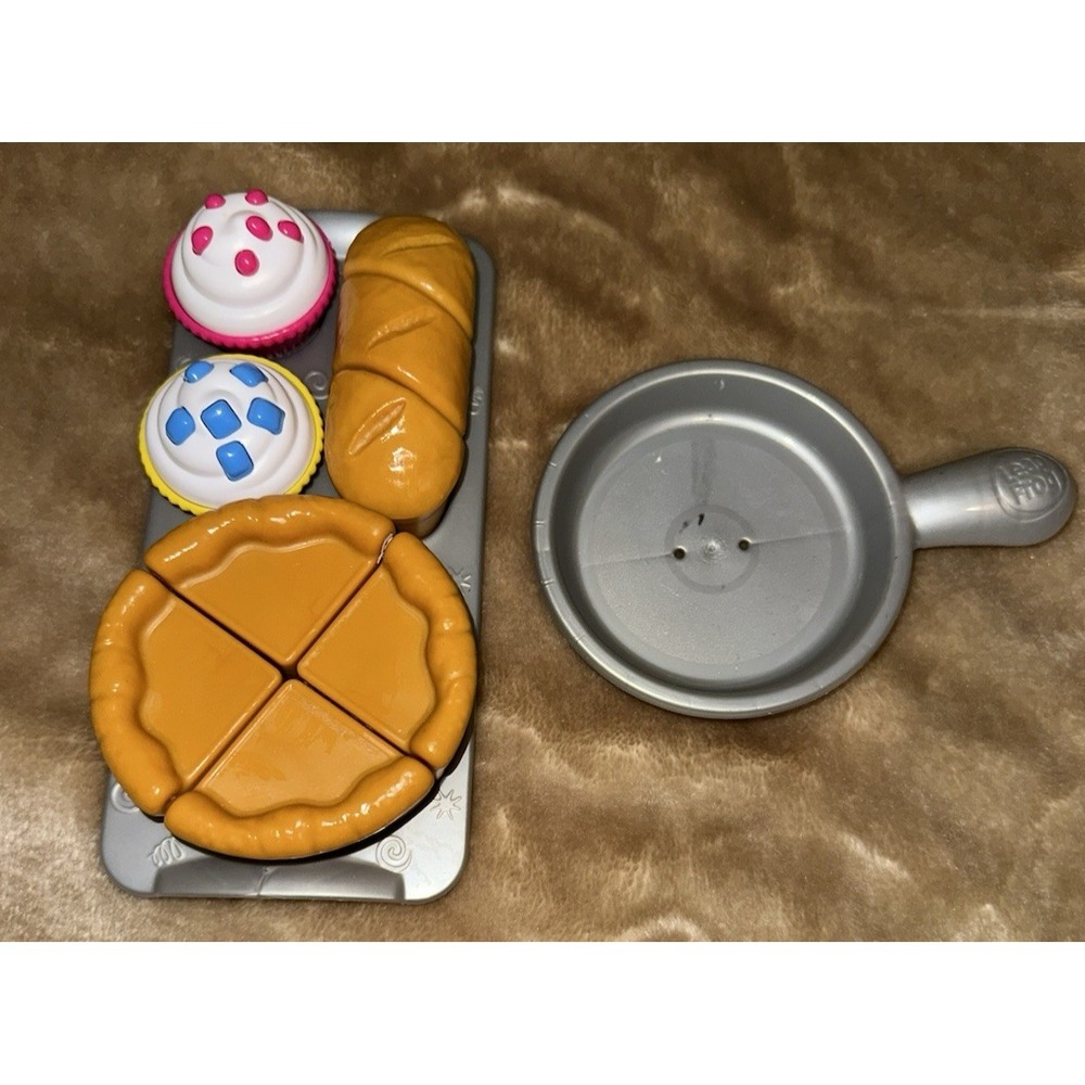 Leap Frog Play Food Dishes Pan Pie Cupcake Bread Pretend Play Preschool kitchen